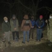 Закарпатські прикордонники вночі поблизу Словаччини затримали індійців з Непалу