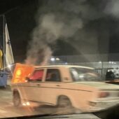 В Мукачеві автівка спалахнула прямо під час руху
