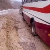 По колеса у багні: жителі с. Ділок шоковані своїми дорогами