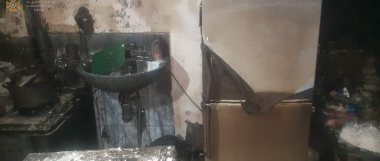 Вночі у Рахові горів житловий будинок