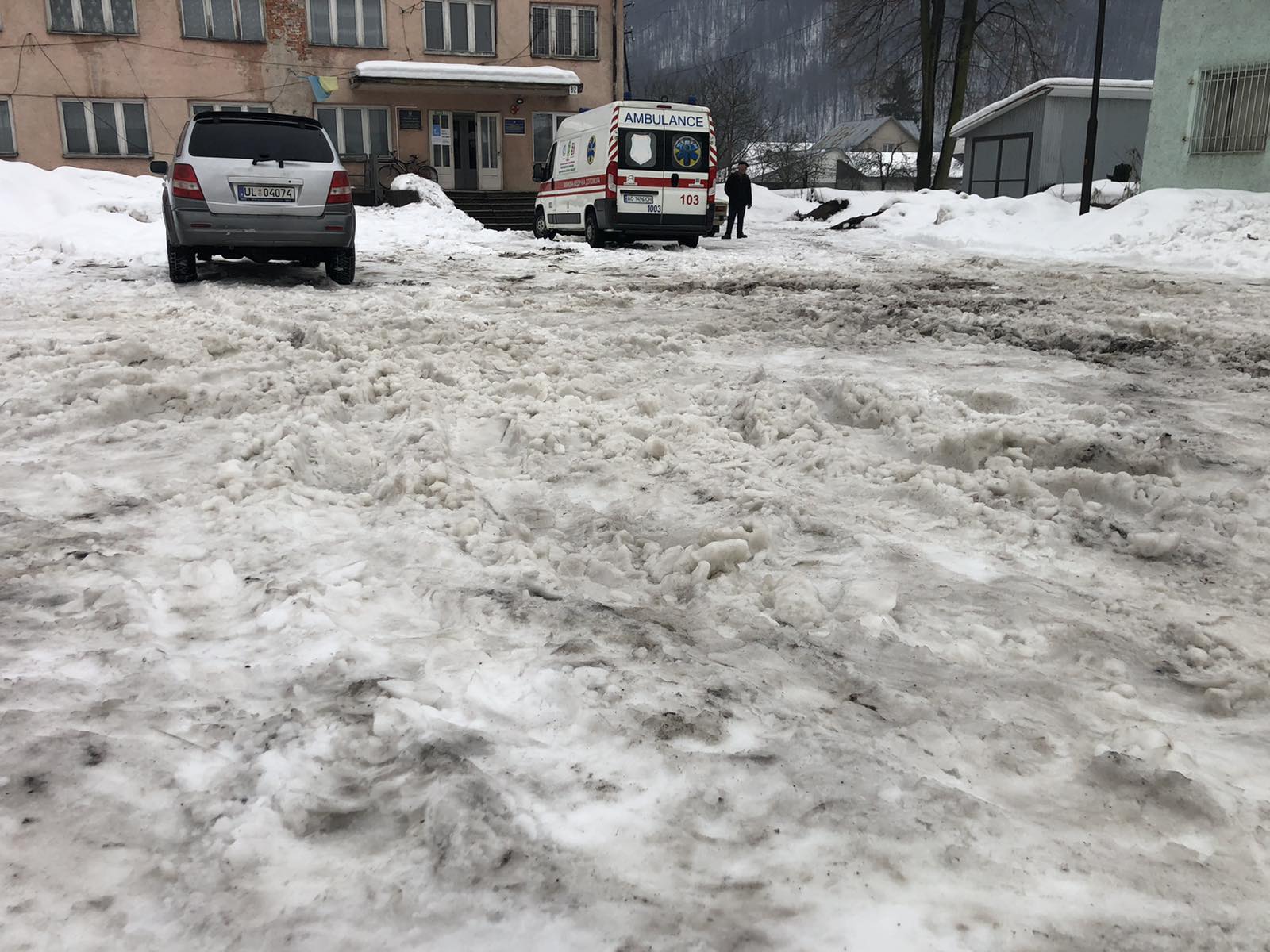 швидка допомога, Драгово, виклики, ніч, рятувальники, буксіровка, снігова пастка