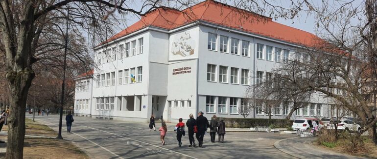 В Ужгороді тимчасово не приймають документи для зарахування дітей до перших класів