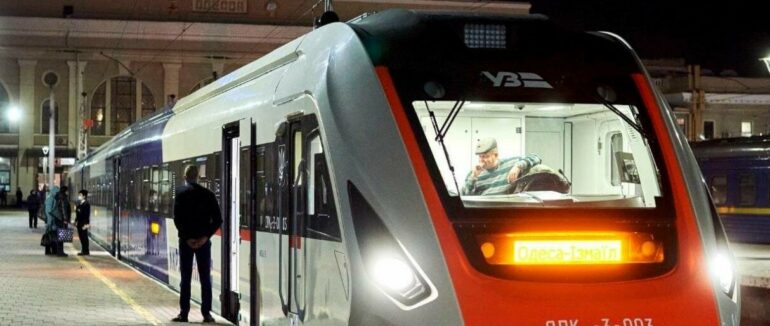 Сьогодні Одеси відправиться евакуаційний потяг до Ужгорода