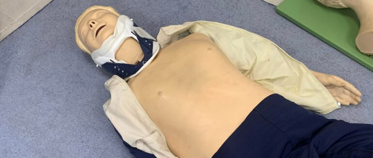 Те, що важливо під час війни: представників ЗМІ вчили надавати домедичну допомогу