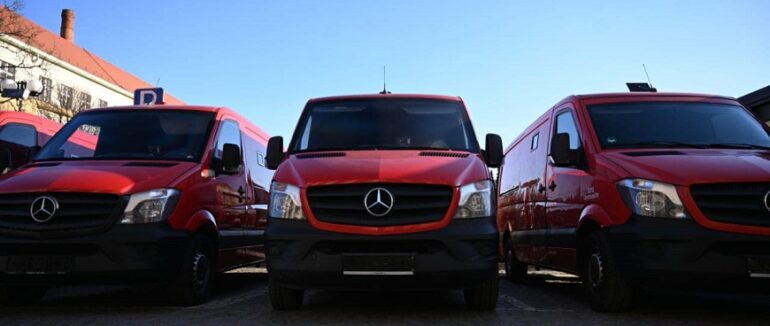 Закарпатська область придбала 12 броньованих мікроавтобусів для евакуації українців