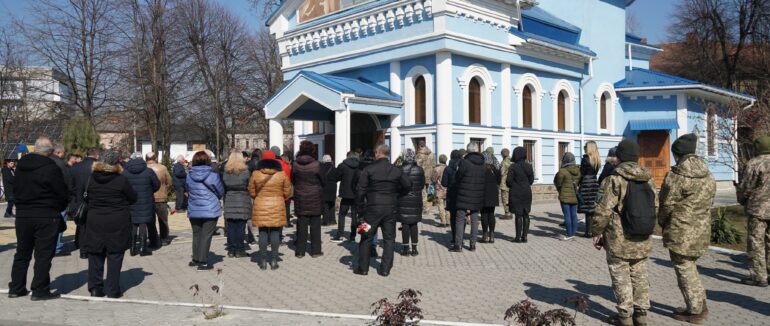 У Мукачеві попрощалися з загиблим на війні Героєм Володимиром Литвиненком