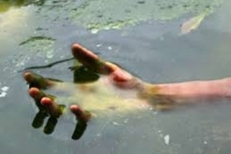 На Закарпатті у потічку виявили тіло чоловіка