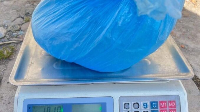 На Закарпатті у водія вилучили наркотики