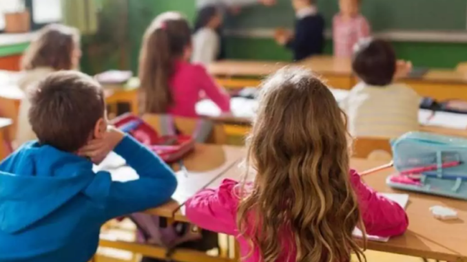 На Закарпатті хочуть запустити навчальний процес у початкових класах та дитсадках