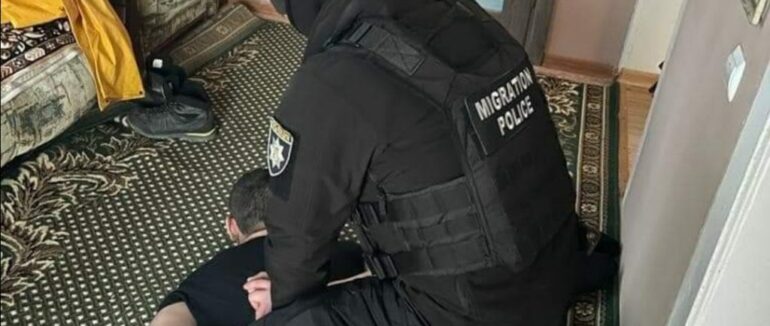 Закарпатець намагався незаконно переправити через держкордон двох українців призовного віку