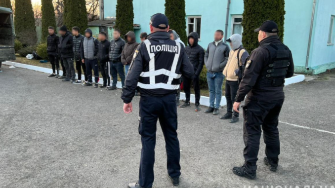 На Закарпатті затримали 16 чоловіків призового віку, які намагалися втекти за кордон