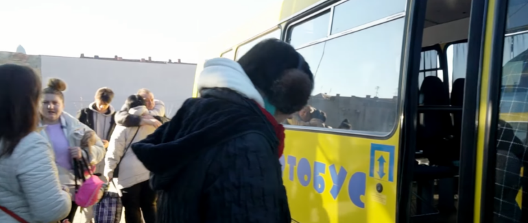 Щодня закордон з Мукачева їде близько 100 вимушених переселенців