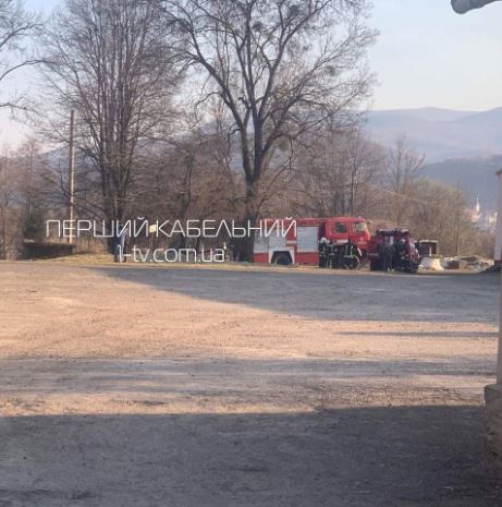 Займання на заводі: в Плоскому на Мукачівщині палав навіс із дровами