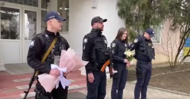 Сьогодні в управлінні патрульної поліції Закарпатської області одружилися двоє поліцейських