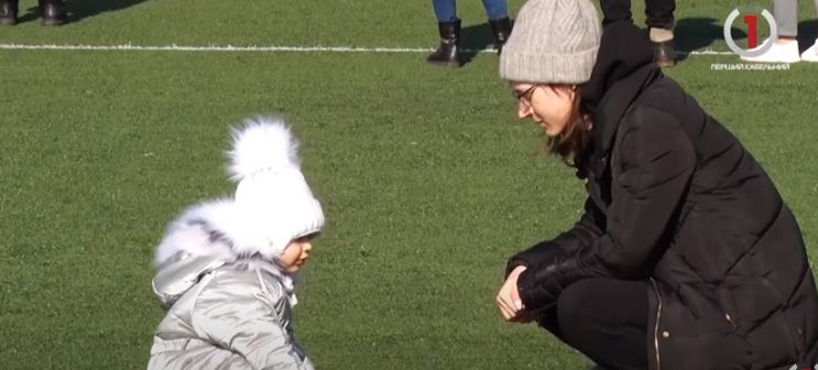 Свято для маленьких переселенців: у Полянській громаді розважали малечу іграми й танцями (ВІДЕО)