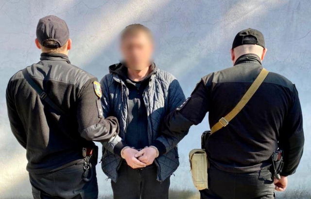 Закарпатець за гроші видавав українцям липові довідки про непридатність