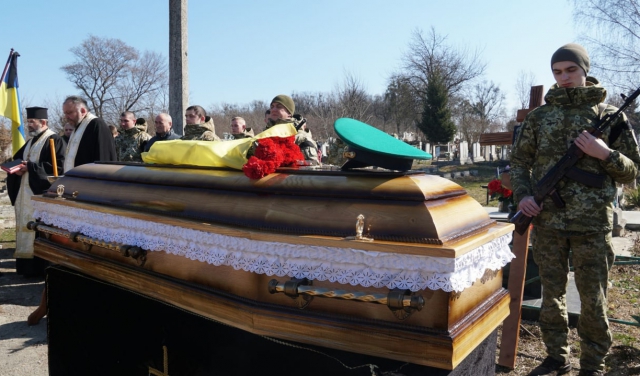 У Мукачеві попрощалися з загиблим на війні Героєм – Андрієм Гавриком