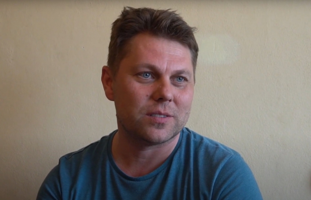 Втікали від війни двічі: Історія вимушених переселенців, які допомагають волонтерам