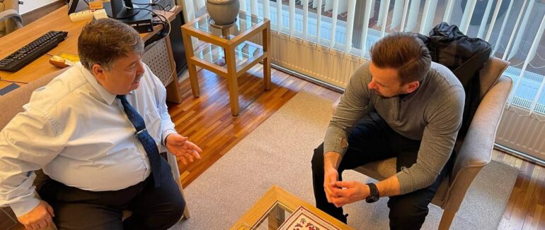 Закарпатська область отримає три вантажівки з гумдопомогою від Угорщини