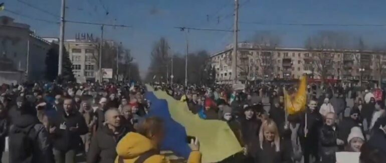 Талановита мукачівська співачка Анастасія Балог записала кавер на пісню «У мене немає дому»