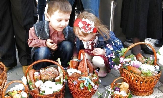 Графік Пасхальних богослужінь та освячення пасок в Ужгороді та Мукачеві