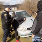 На Закарпатті затримали наркоторговця під час продажу метамфетаміну