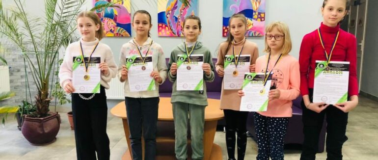 Юні художниці з Мукачева отримали призові місця на Всеукраїнському конкурсі