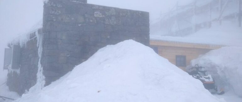 У Карпатах обмежена видимість, падає сніг з дощем