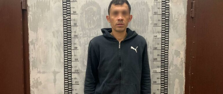 У Мукачеві чоловік викрав з будинку жінки гроші та телефон