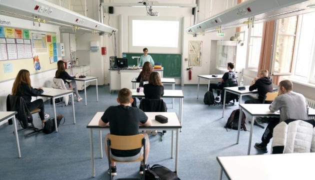 У Польщі відкрили Варшавську українську школу