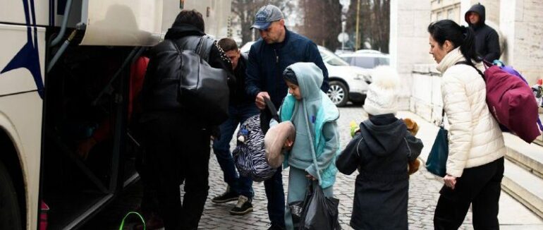 Закарпаття відправило в Болгарію понад триста переселенців