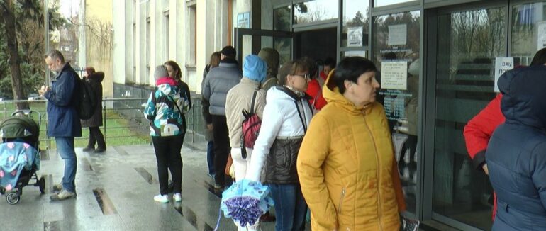 В ЦНАПі Ужгорода переселенці можуть реєструватися для отримання державної допомоги