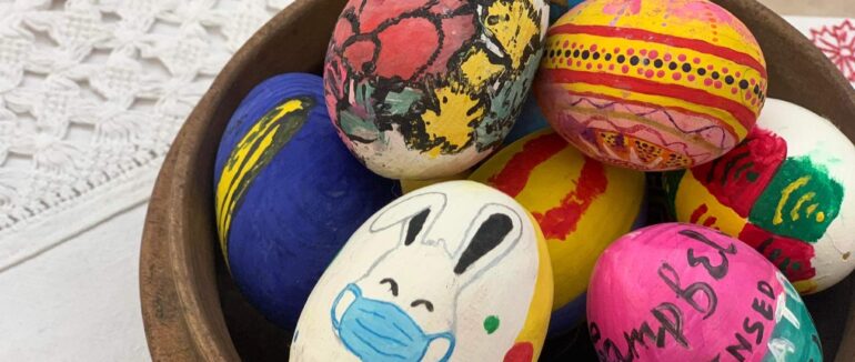 50 майстринь презентували великодні шедеври: в Ужгороді стартувала святкова виставка