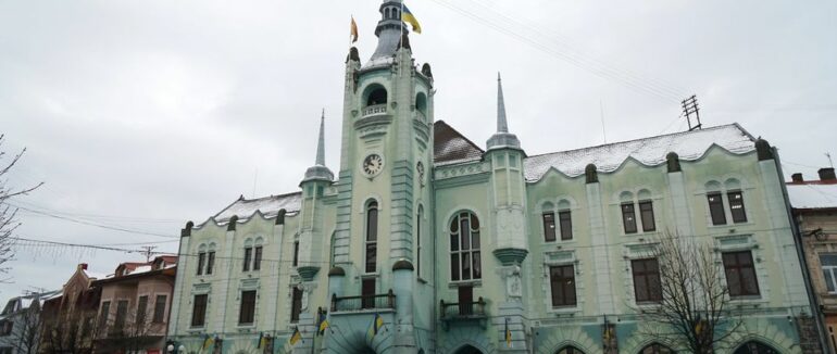 Проти моральних виродків: депутат Мукачівської міськради Олеся Островська висловила свою позицію