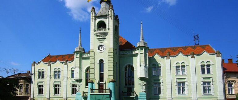 Заборонено перебувати на вулиці та рух транспортних засобів: у Мукачівському районі ввели комендантську годину