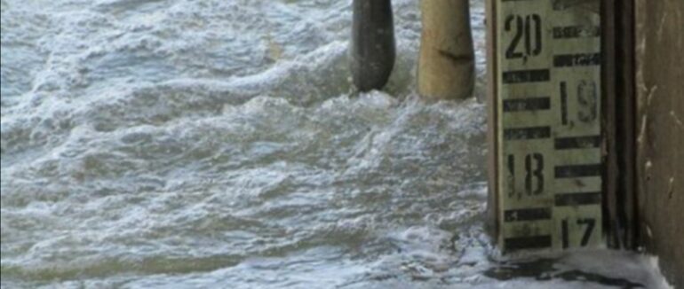 Закарпатців попереджають про підвищення рівня води та сніголавинну небезпеку