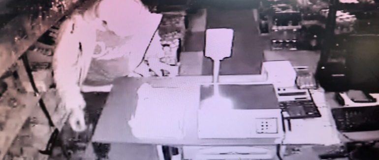 На Закарпатті двоє молодиків обкрадали магазини