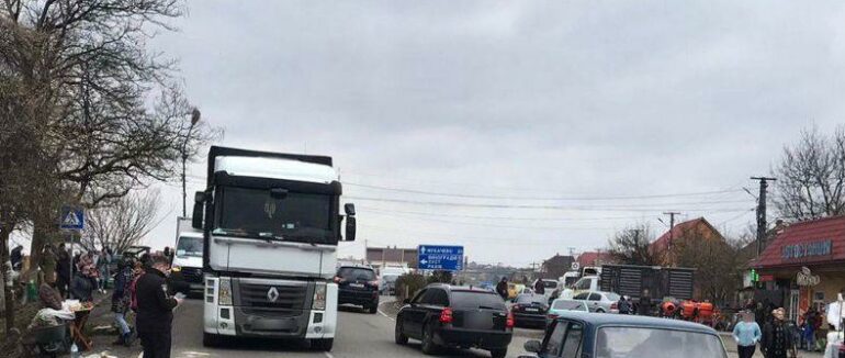 Смертельна ДТП у Берегівському районі: водій фури збив на смерть жінку