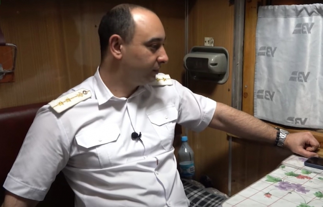 Історія: як начальника потяга "Дніпро-Чоп" віз три тисячі осіб за один раз із гарячих точок