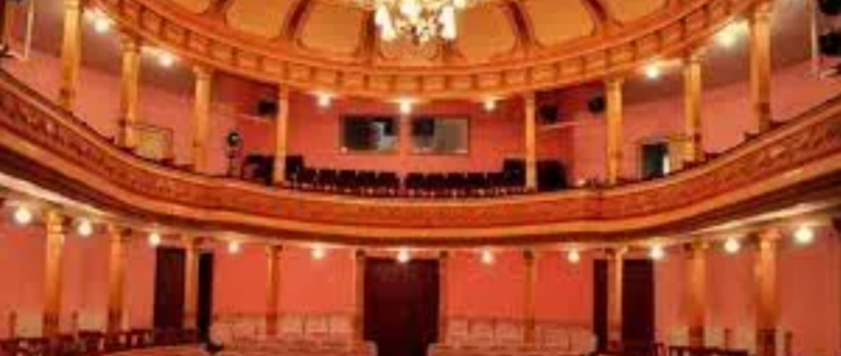 Мукачівський драматичний театр відновив роботу: розклад вистав