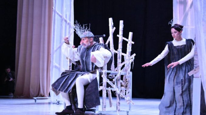 Подяка за прихисток: переселенці-аматори зіграли для закарпатців виставу