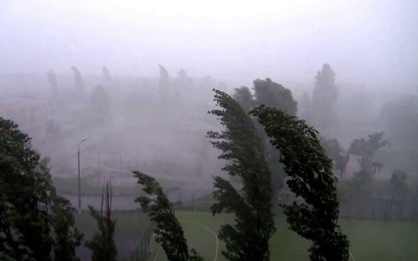 На Закарпатті у найближчі дні прогнозують грози та шквальний вітер