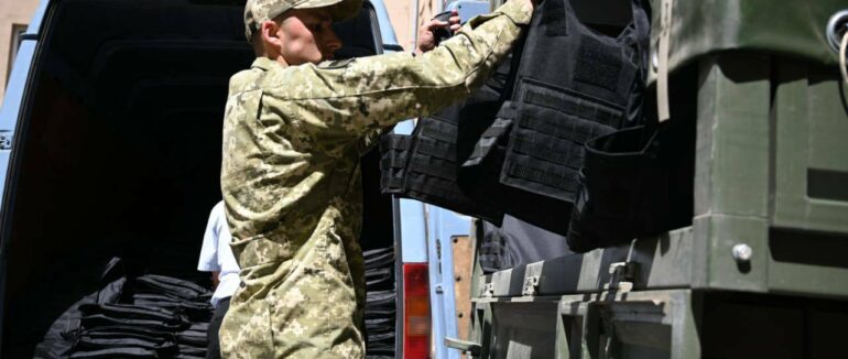 Чопському та Мукачівському прикордонним загонам передали необхідні бронежилети
