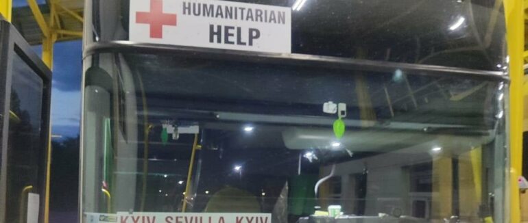 На закарпатському кордоні затримали перевізника брендового одягу під виглядом гуманітарної допомоги