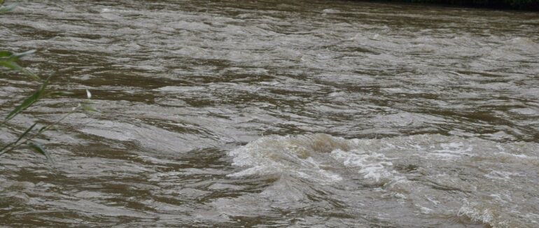 На Закарпатті троє осіб намагалися через річку потрапити до Румунії: один із порушників утопився