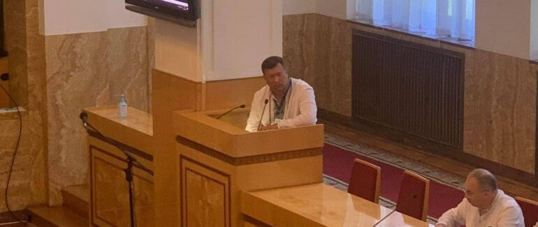 Достроково розірвали контракт: директора Ужгородського аеропорту Олега Коцюбу звільнили із посади