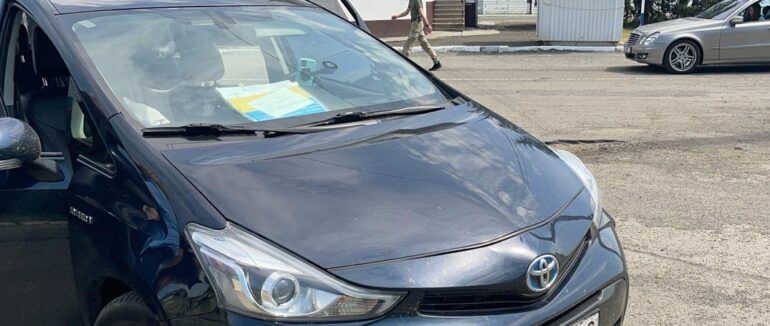 На закарпатському кордоні в українця вилучили 1,1 мільйона гривень та іномарку