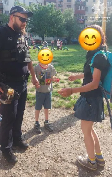 Ужгородські патрульні повернули зниклого хлопчика вимушеній переселенці