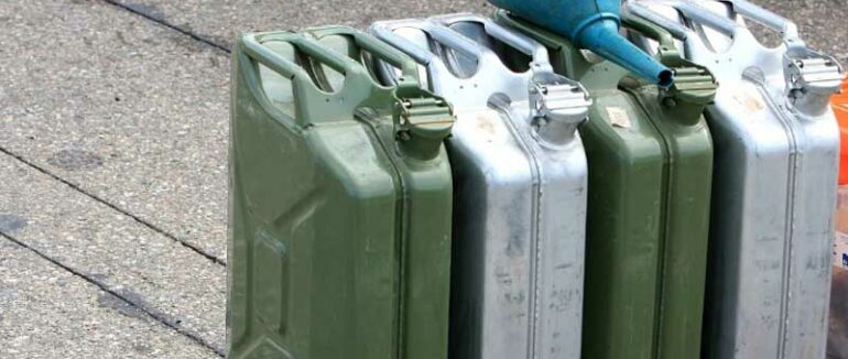 Шахрайська схема із паливом: обманюють водіїв, пропонуючи їм дефіцитний бензин