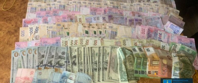 На Закарпатті викрили масштабний канал розповсюдження метамфетаміну та канабісу